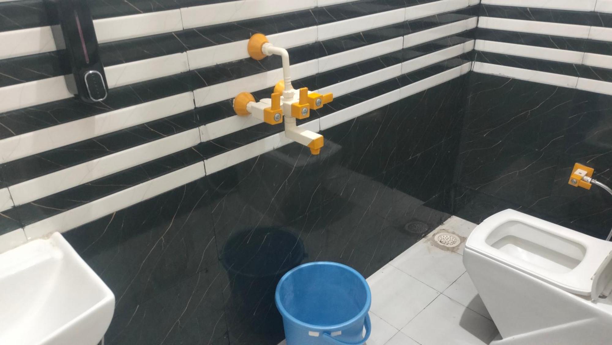 Hotel Maa Gayatri Dham à Vrindāvan Extérieur photo
