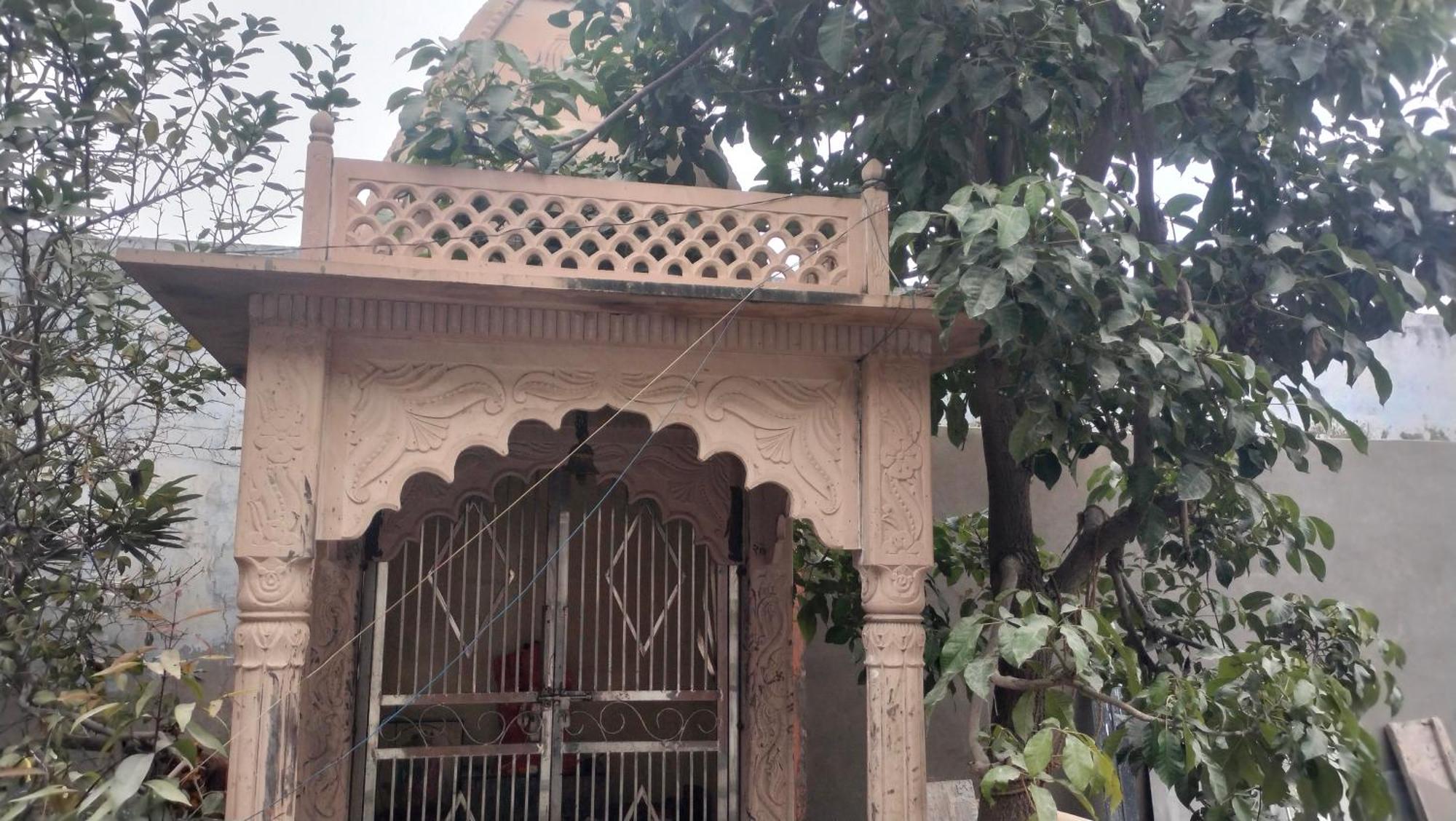 Hotel Maa Gayatri Dham à Vrindāvan Extérieur photo